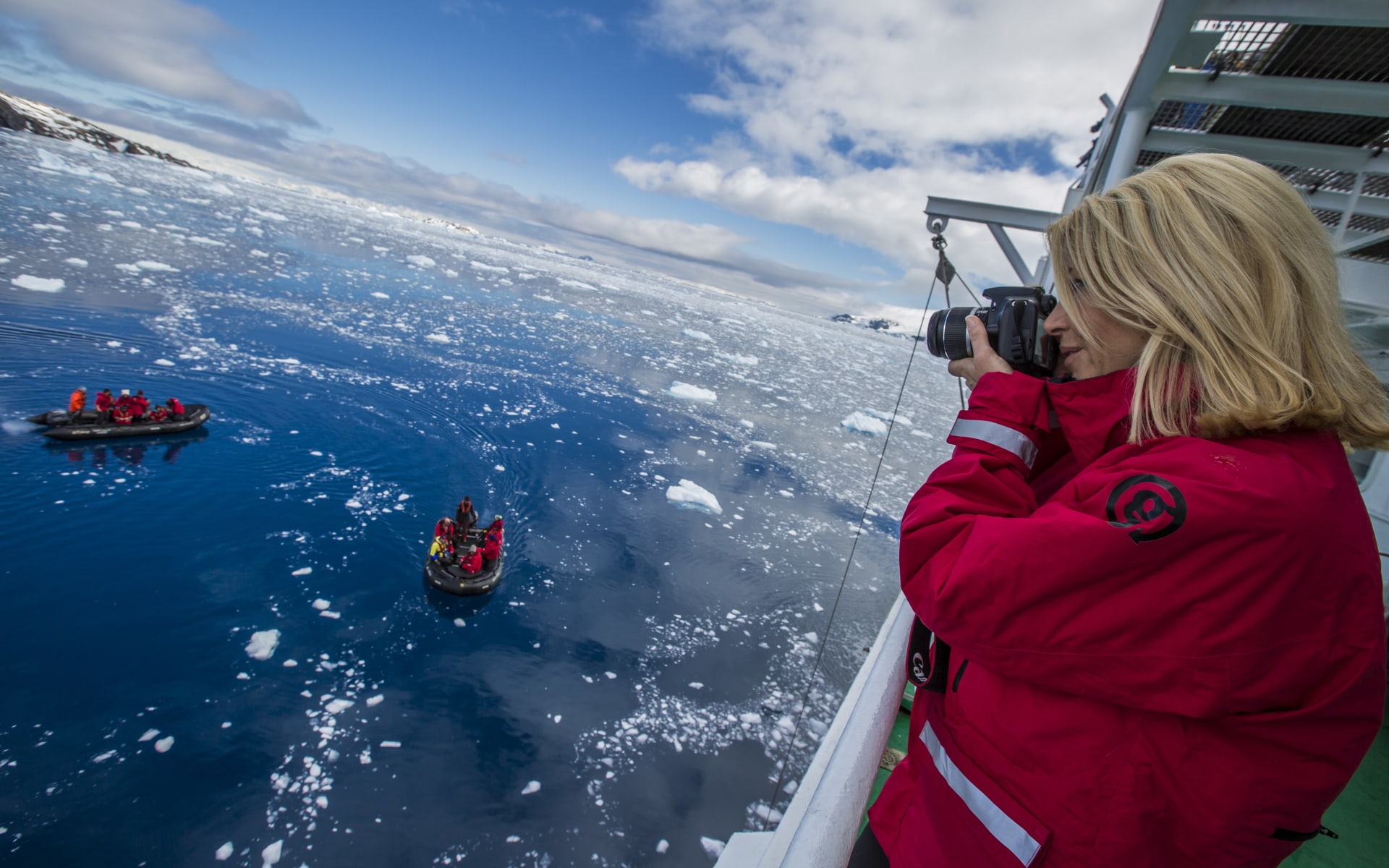 Antarctica_G_Expedition_Deck_View_2_m3lp3q