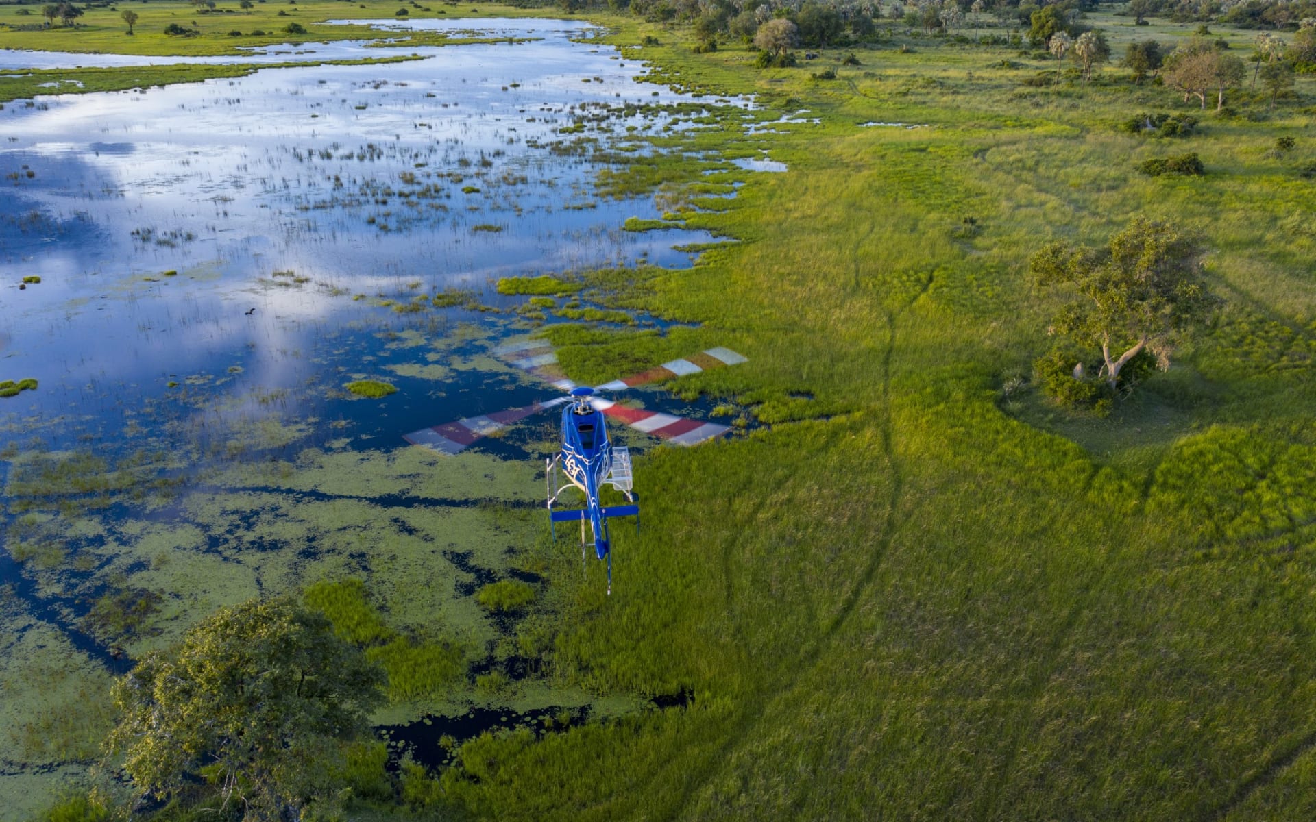 North_Island_Okavango_Helicopter_akybgv