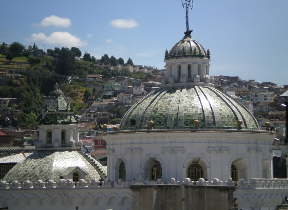 Quito_buildings_ecuador_free_stock_photo_gabriela-larreategui_2020-3