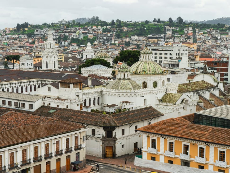 Quito_free_stock_photo_unsplash_Kiyosh-4