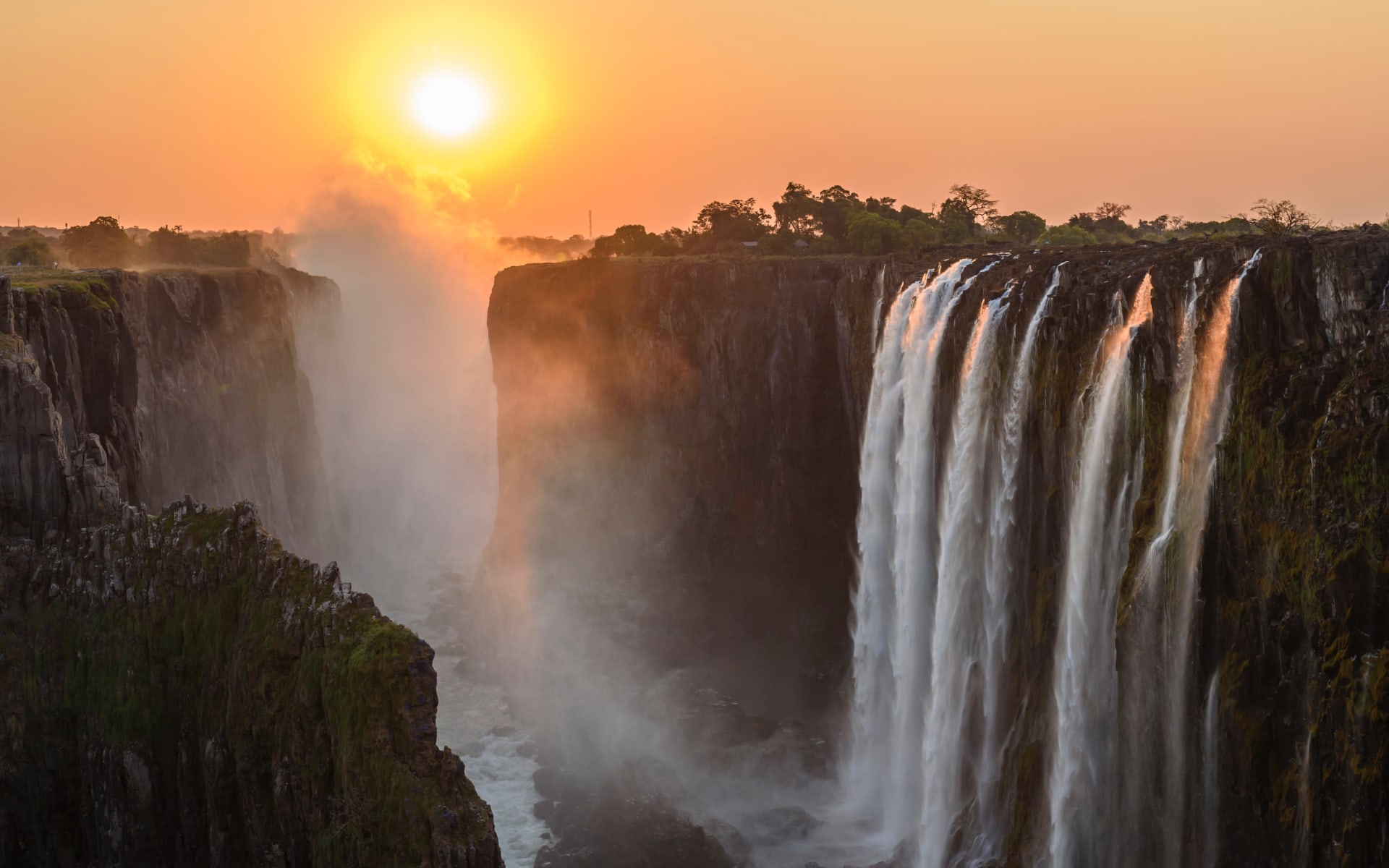 Victoria_Falls_Free_Stock_Image_Unsplash_2021_CCSammy_Wong-QHH3WH1ZBsk_hhmaym