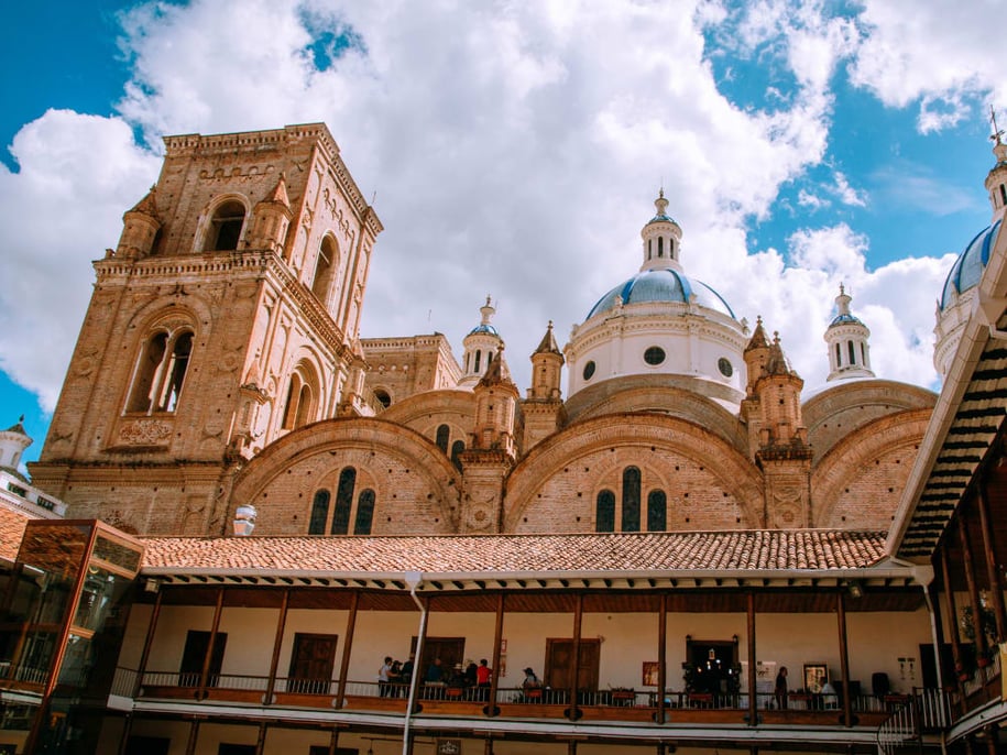 cuenca_ecuador_juan-ordonez_unsplash_2020