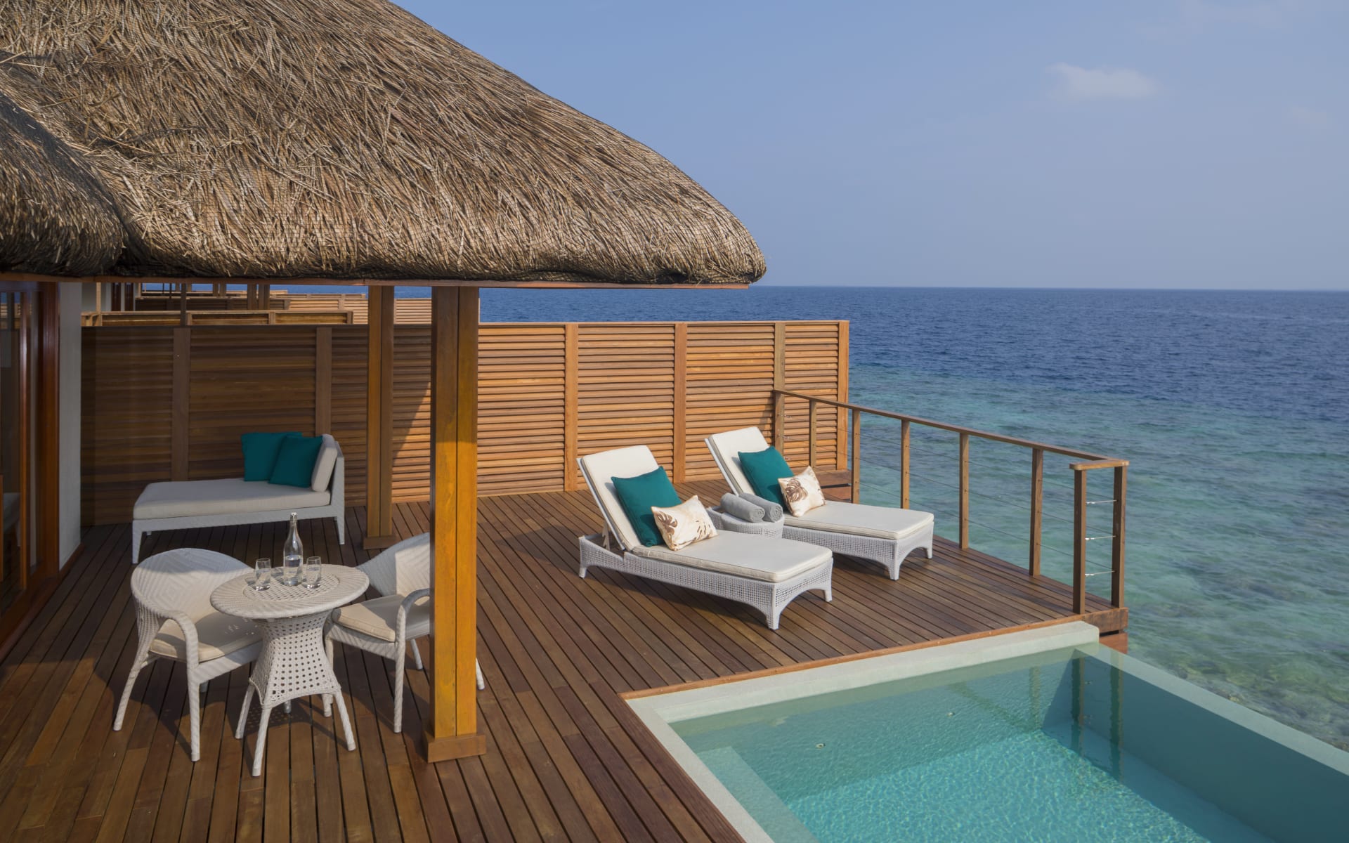 dusit-thani-maldives_overwater-villa-d41hym
