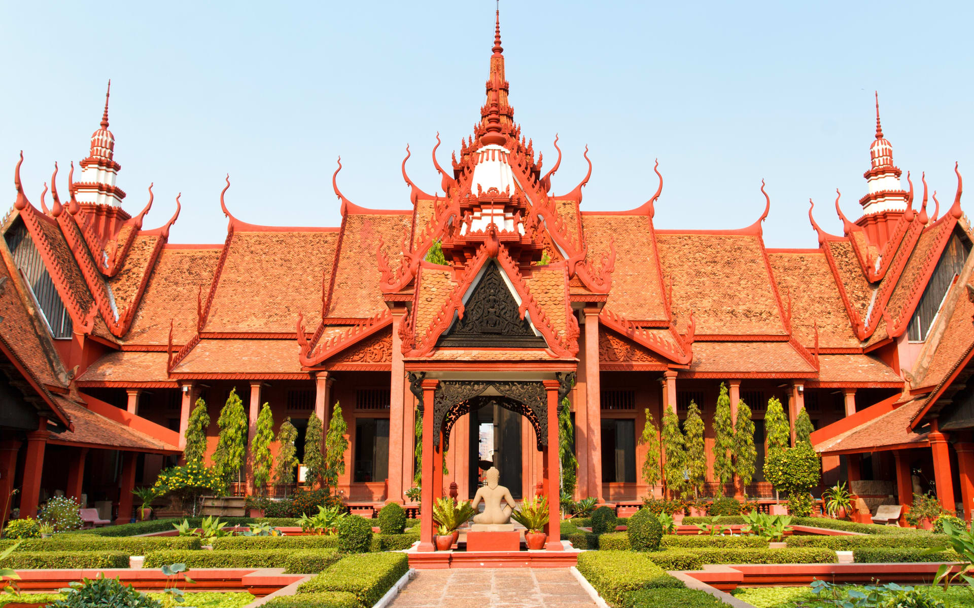 national_museum_of_cambodia_in_phnom_penh_xyjcku