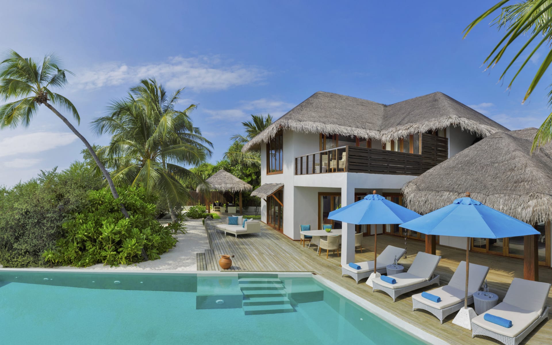 Dusit_Thani_Maldives_Beach_Residence_igez3i