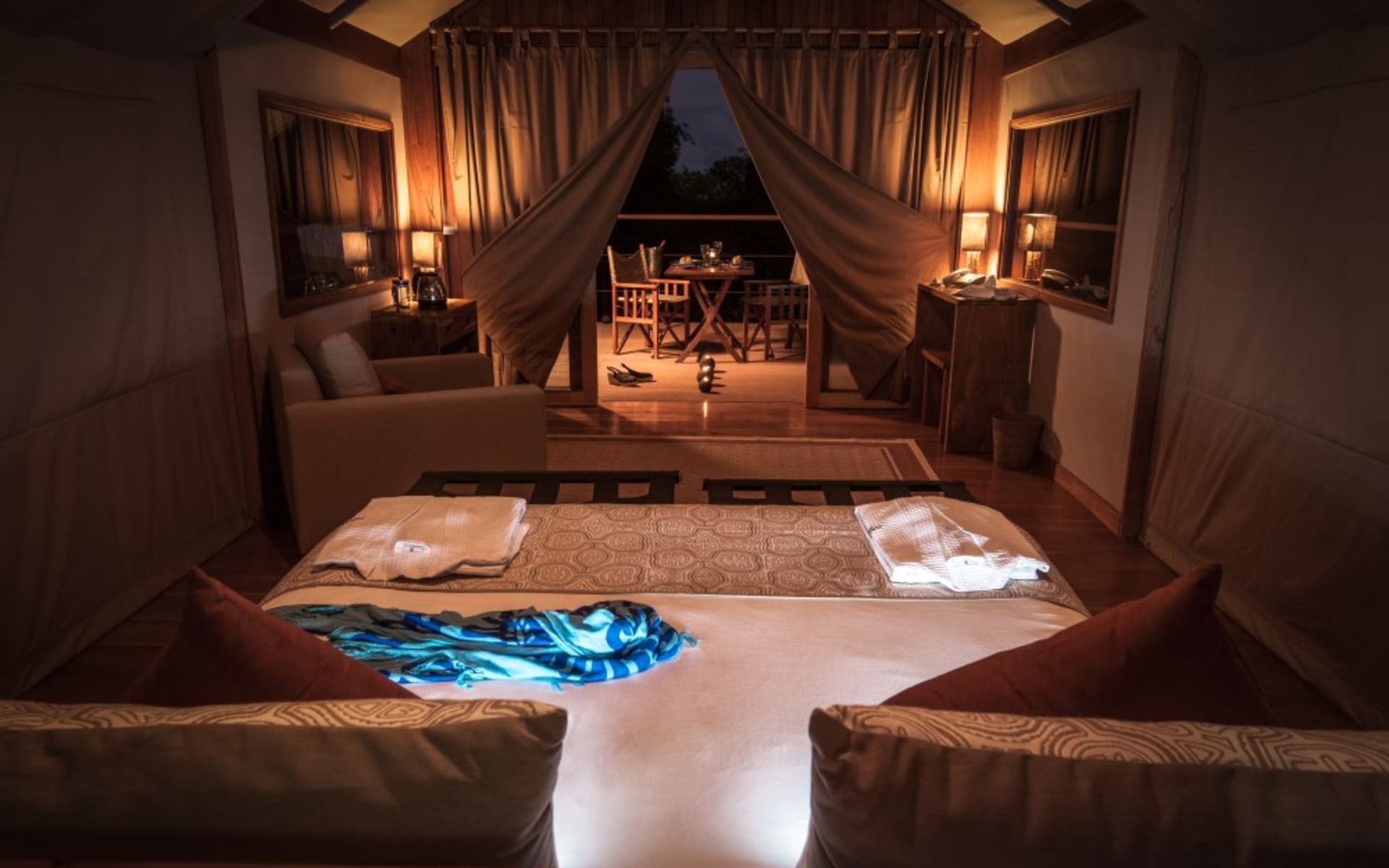 Galapagos_Safari_Camp_Double_Bed_Tent_at_Night_1000x667_isxrcb