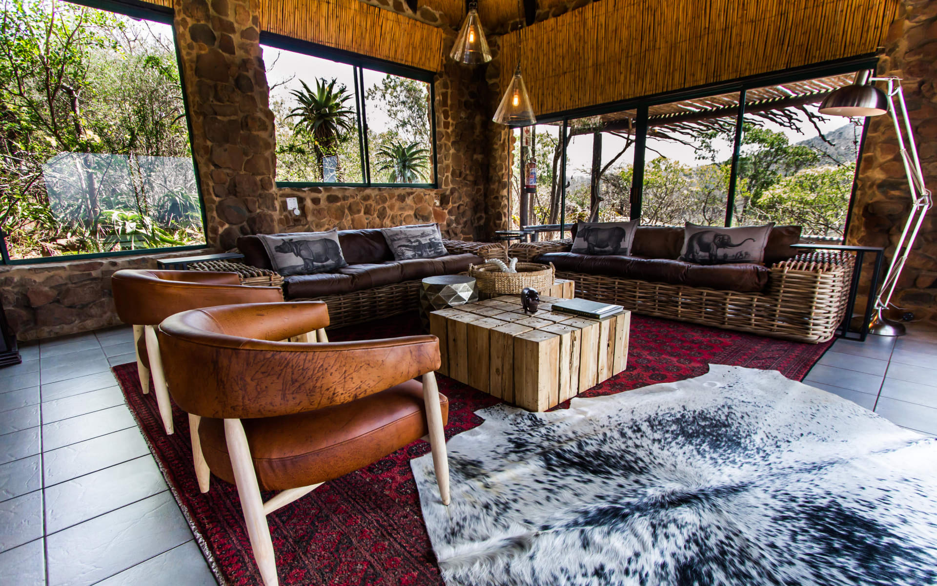 Leopard_mountain_safari_lodge_south_africa_Main_Lodge_Area-1
