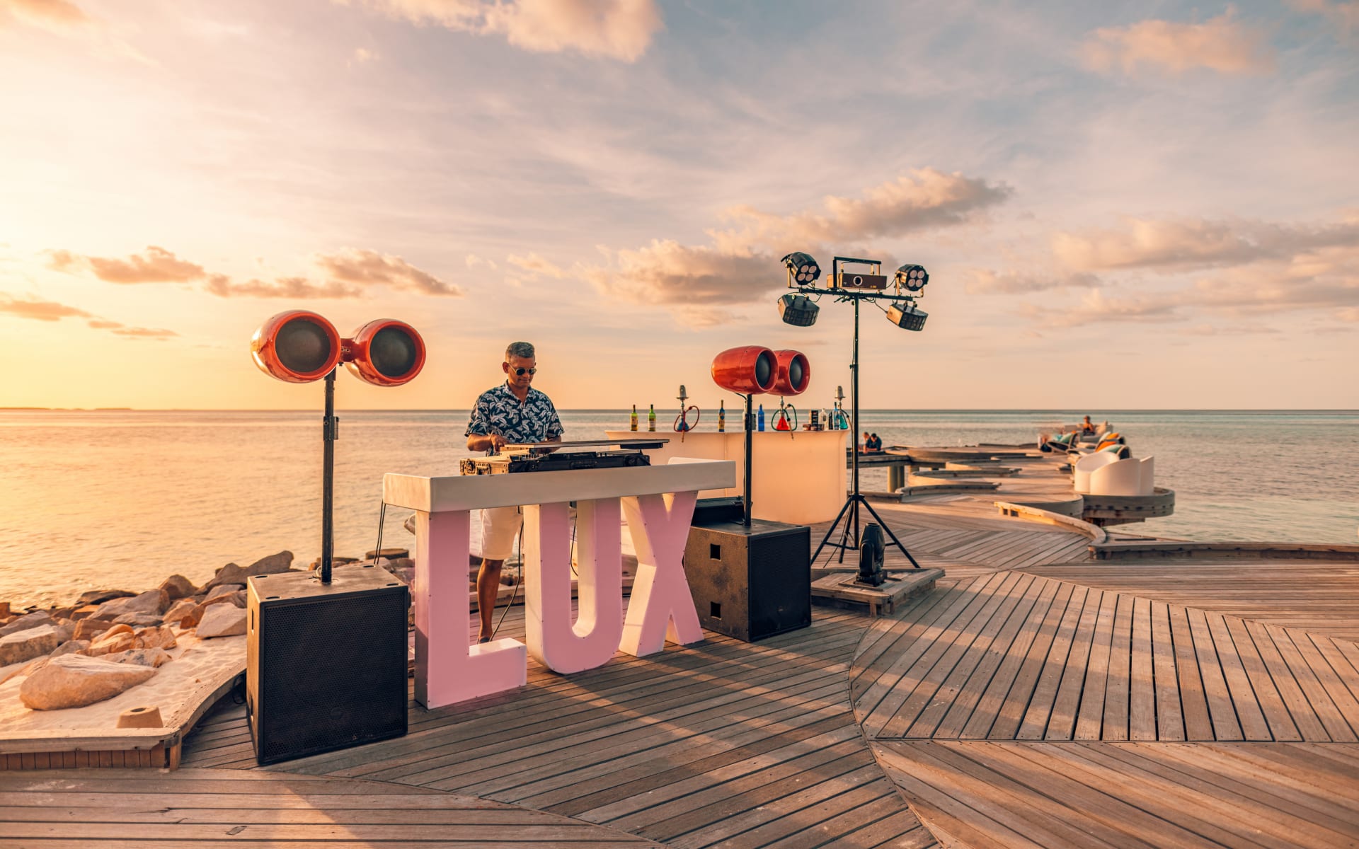 Lux_South_Ari_Atoll_Sunset_DJ_wjysma