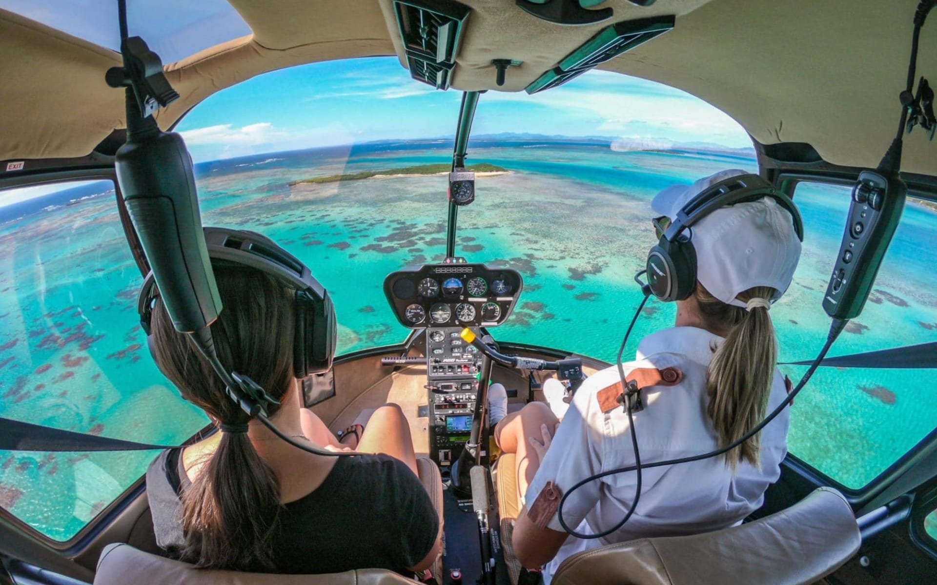 Miavana_Madagascar_Helicopter_Flight_tbxxtn