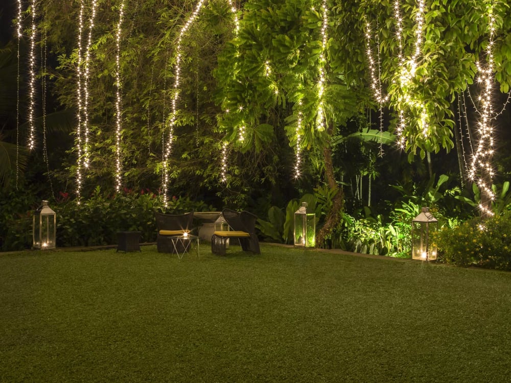 The_Kandy_House_Garden_at_Night_jqfayf