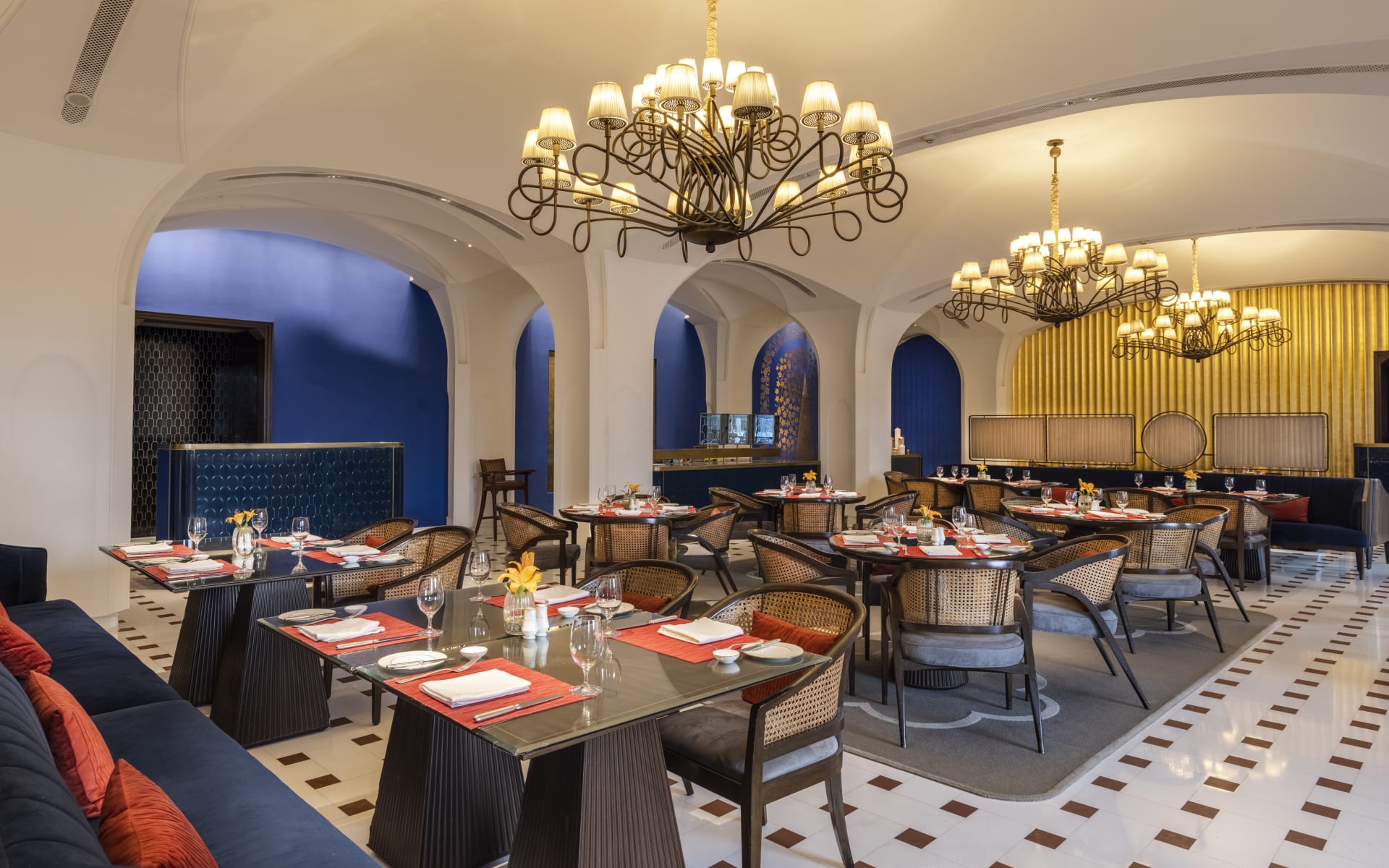 The_Oberoi_Amarvilas_Restaurant_aricru