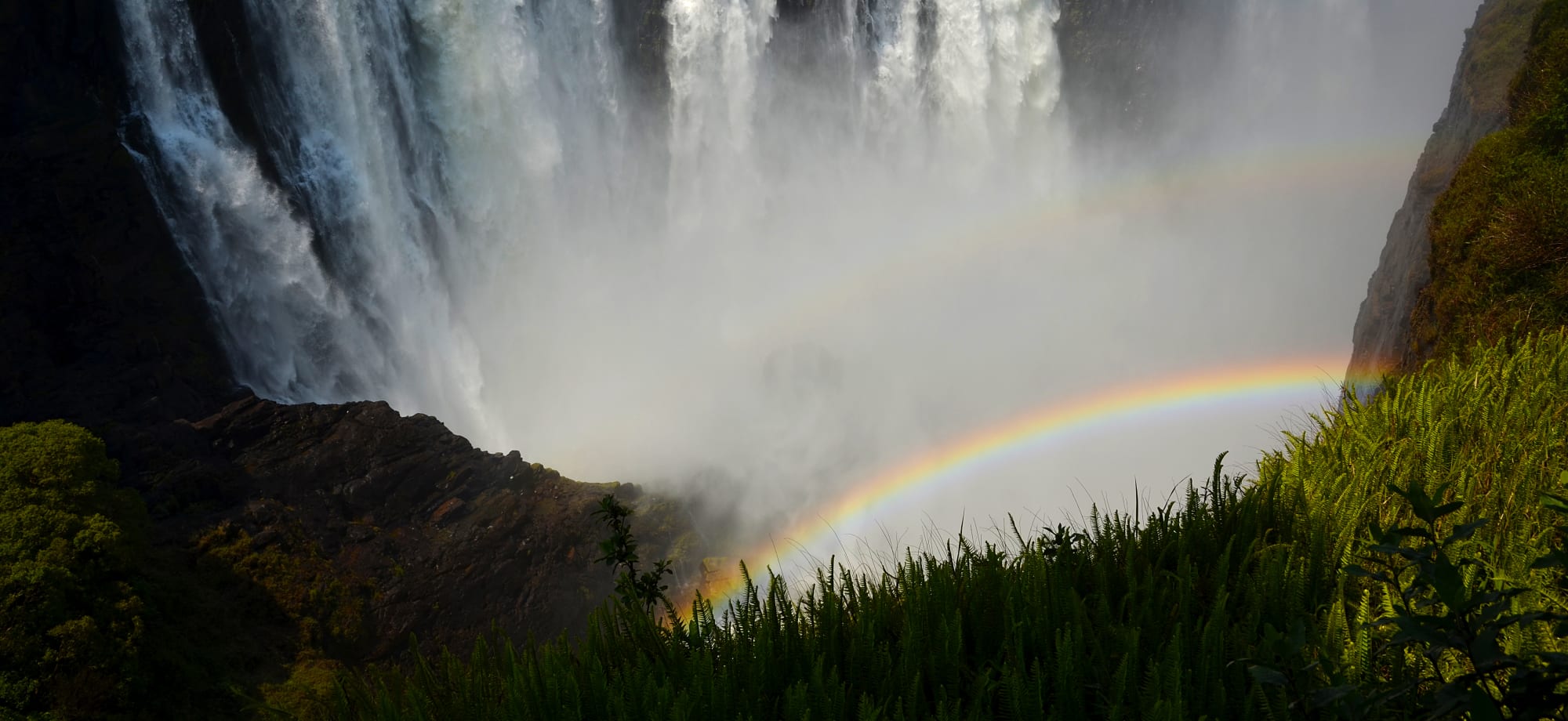 Victoria_Falls_-_Zimbabwe_-_panoramio_cbpzf1