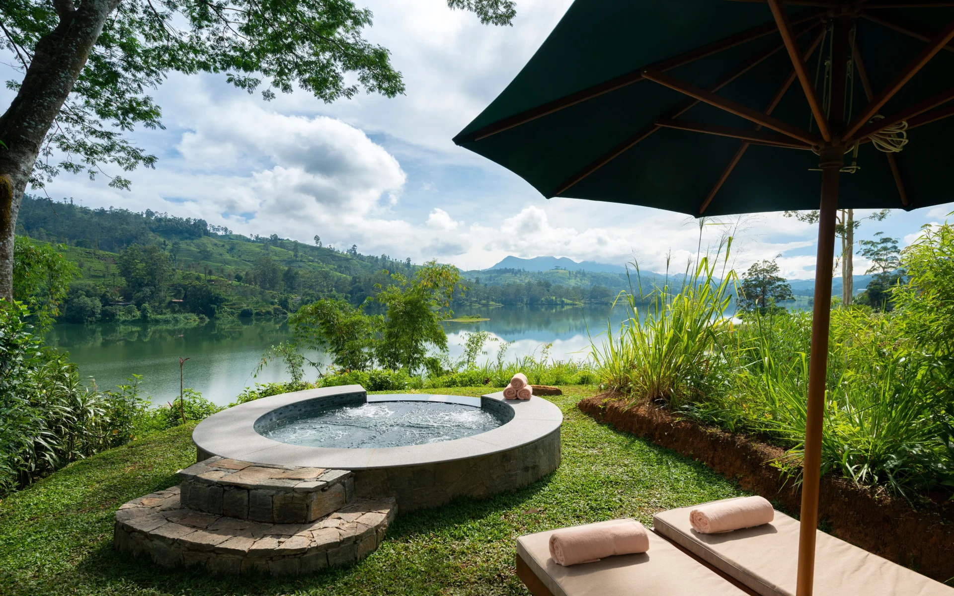 The jacuzzi at Castlereagh overlooks a stunning panorama of the lake.