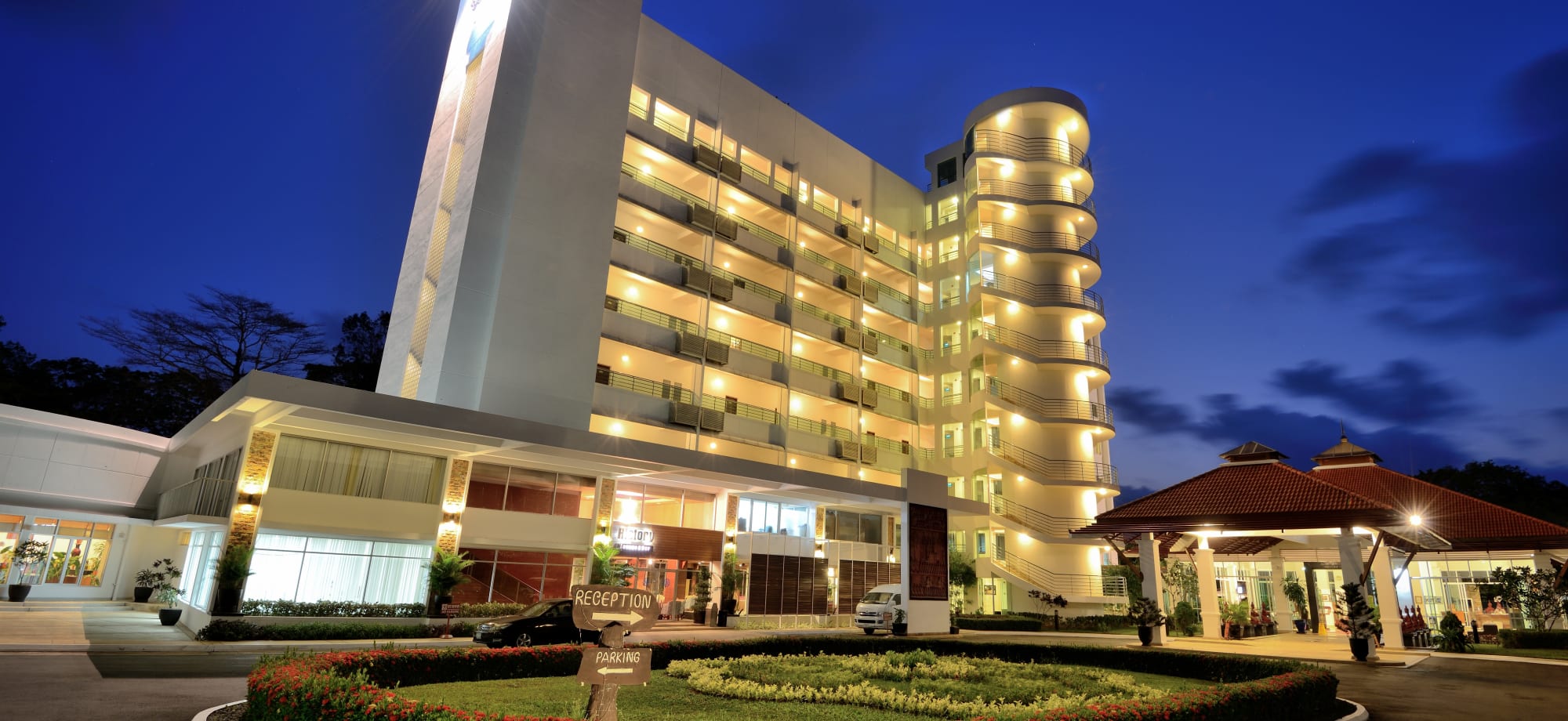 dara_independence_cambodia_exterior_bpsypv