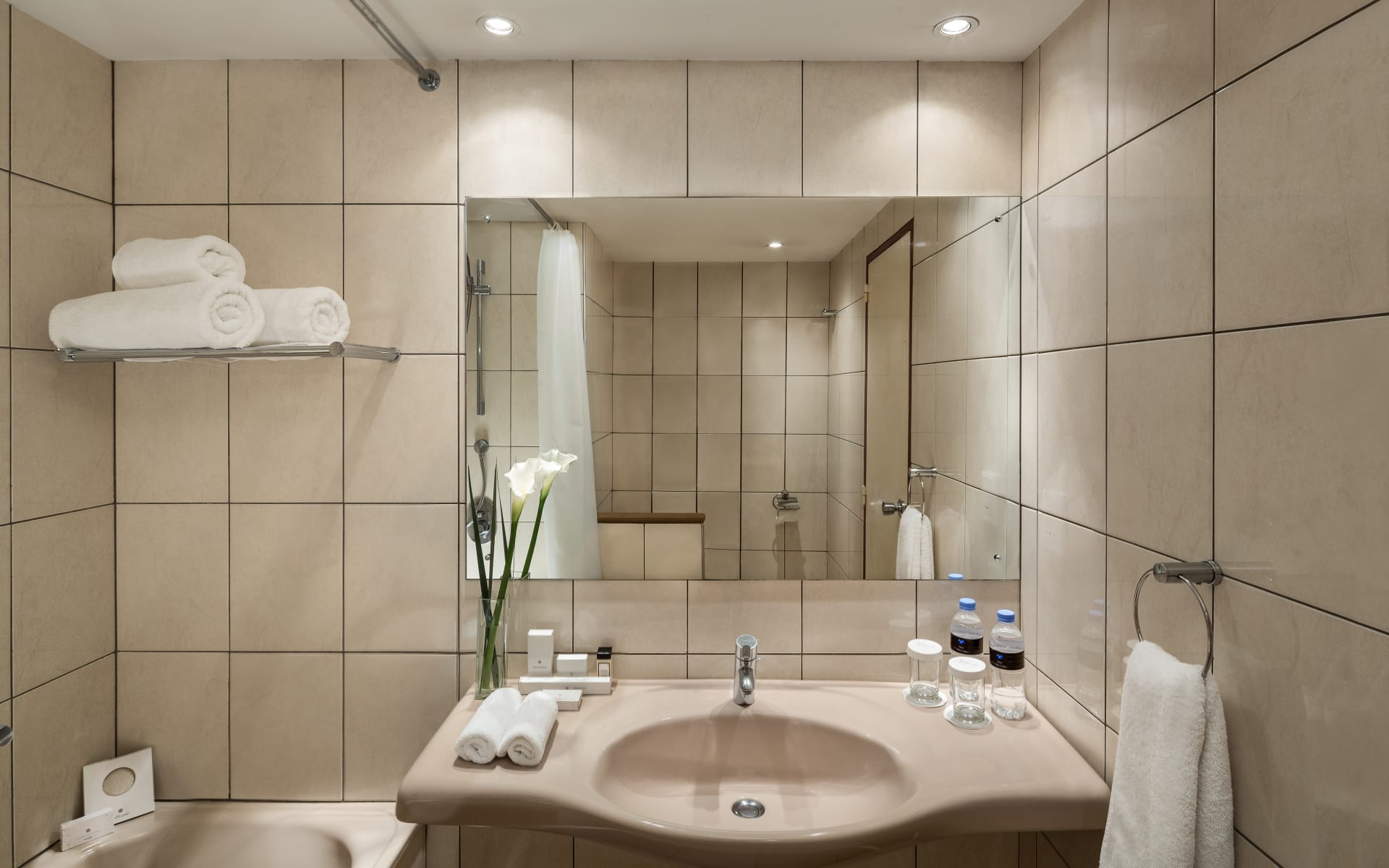 hotel_mille_des_collines_classic_bathroom_m5farc
