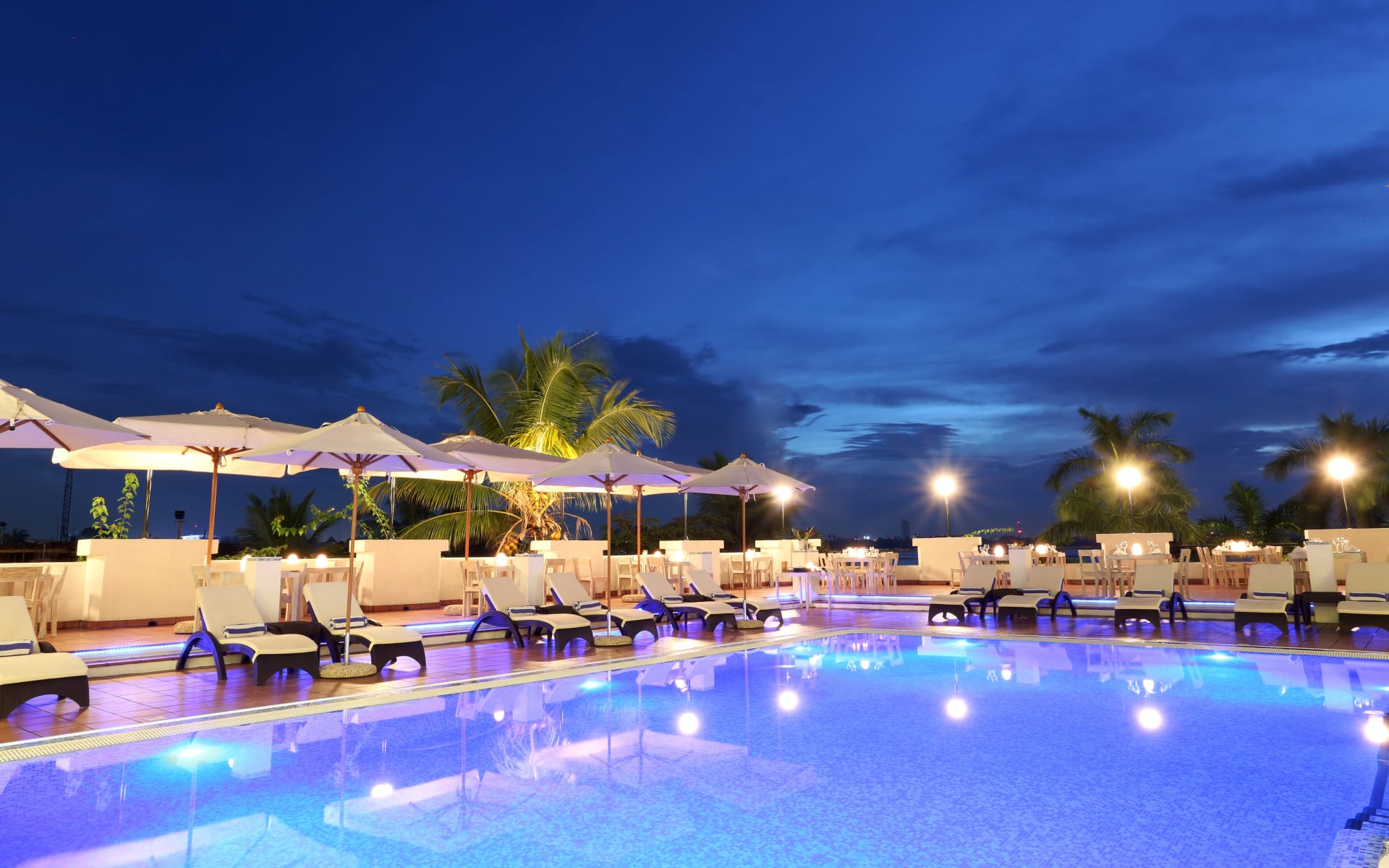 hotel_slipway_tanzania_Terrace_Pool_Restaurant