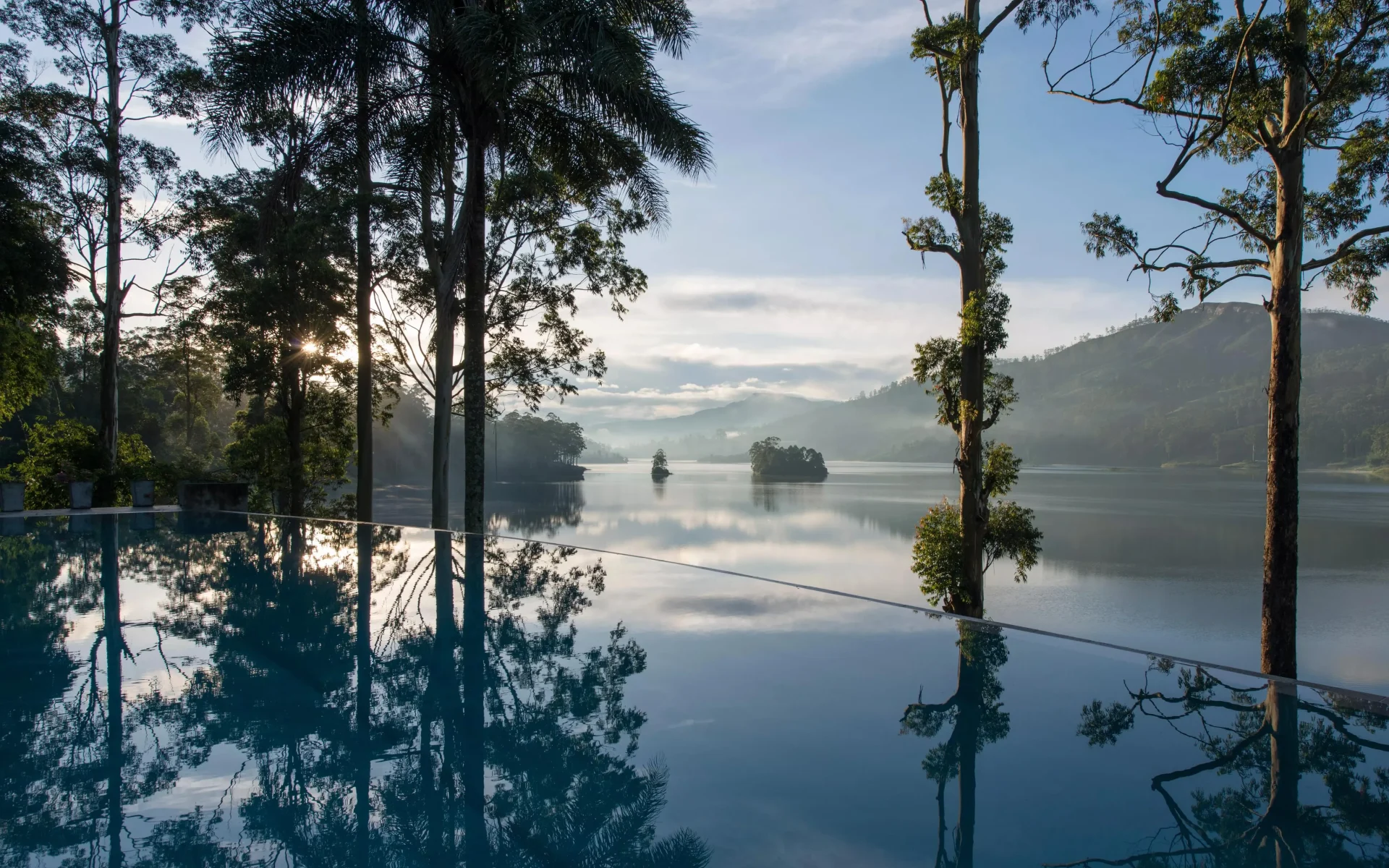 The Summerville Bungalow's infinity pool faces a magnificent view of the lake.