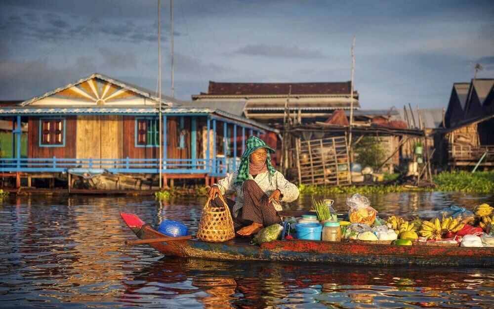 Following the Mekong Holiday - floating market