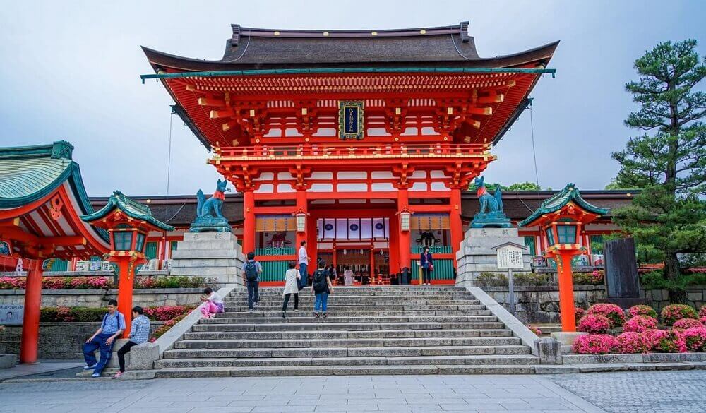 fushimi-inari-taisha-shinto-shrine-in-kyoto-japan