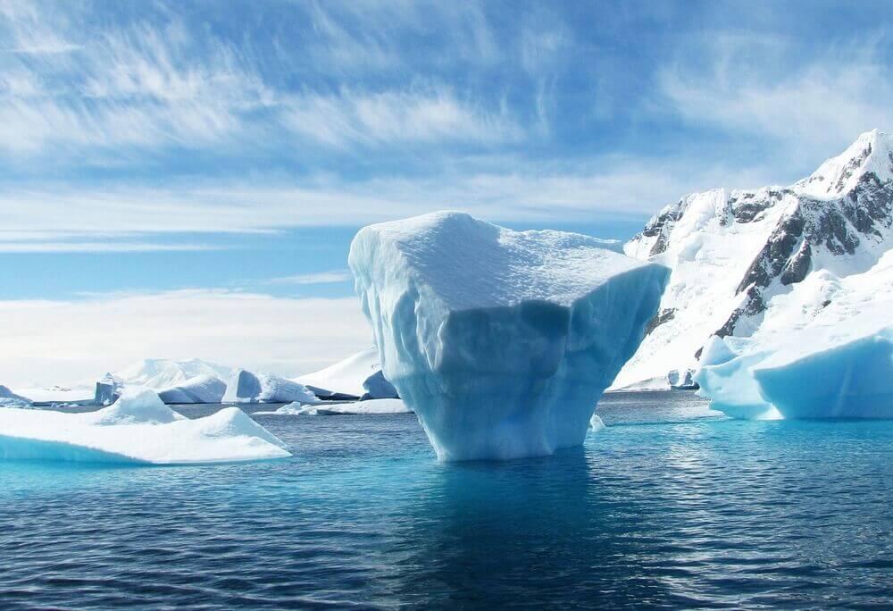 iceberg antarctica antarctic peninsula