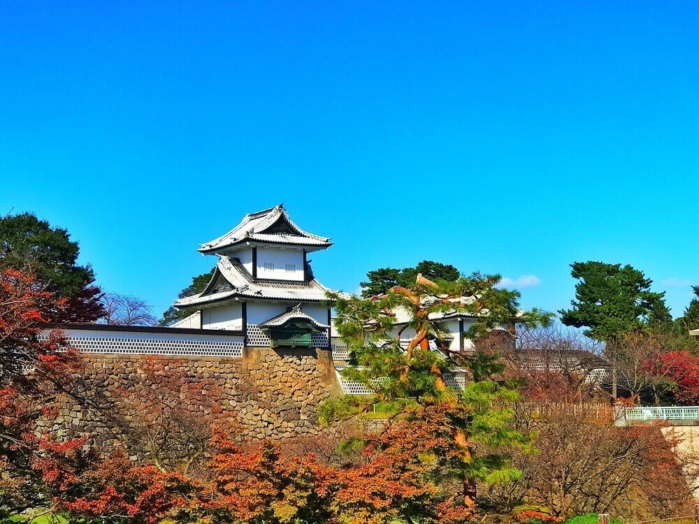 Kenrokuen Landscape Gardens in Kanazawa off the beaten path in Japan