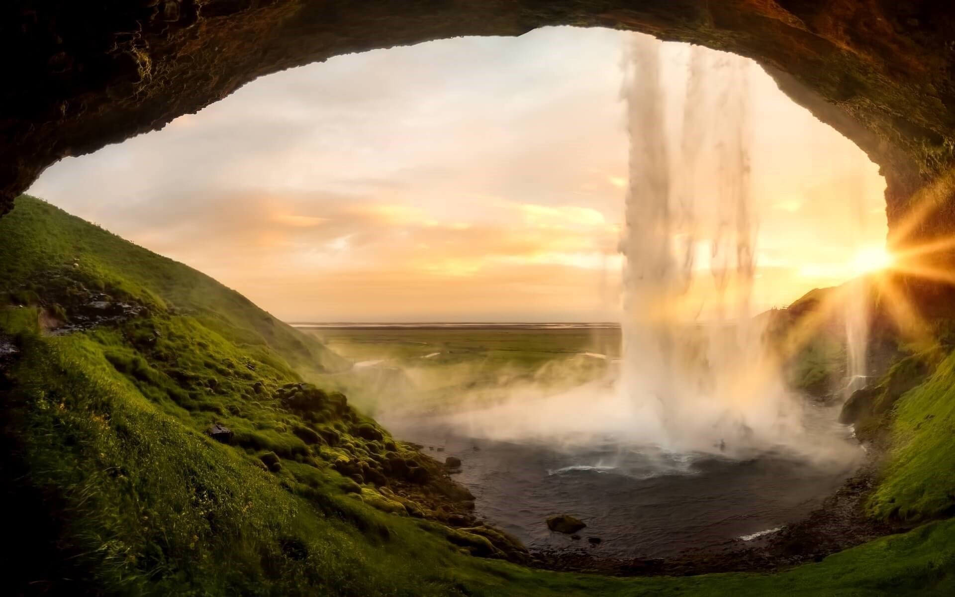 15 Biggest & Most Beautiful Waterfalls Around the World