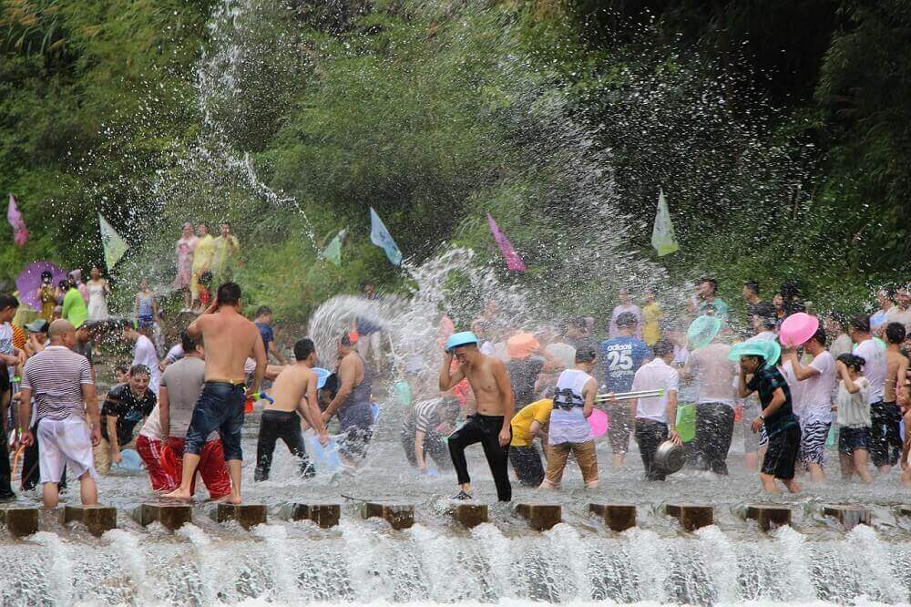 songkran_thai_new_year_water_thailand_festival