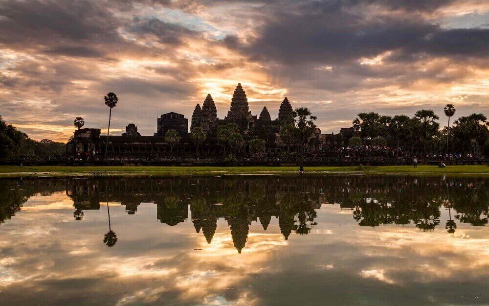 sunrise_at_angkor_wat_cambodia