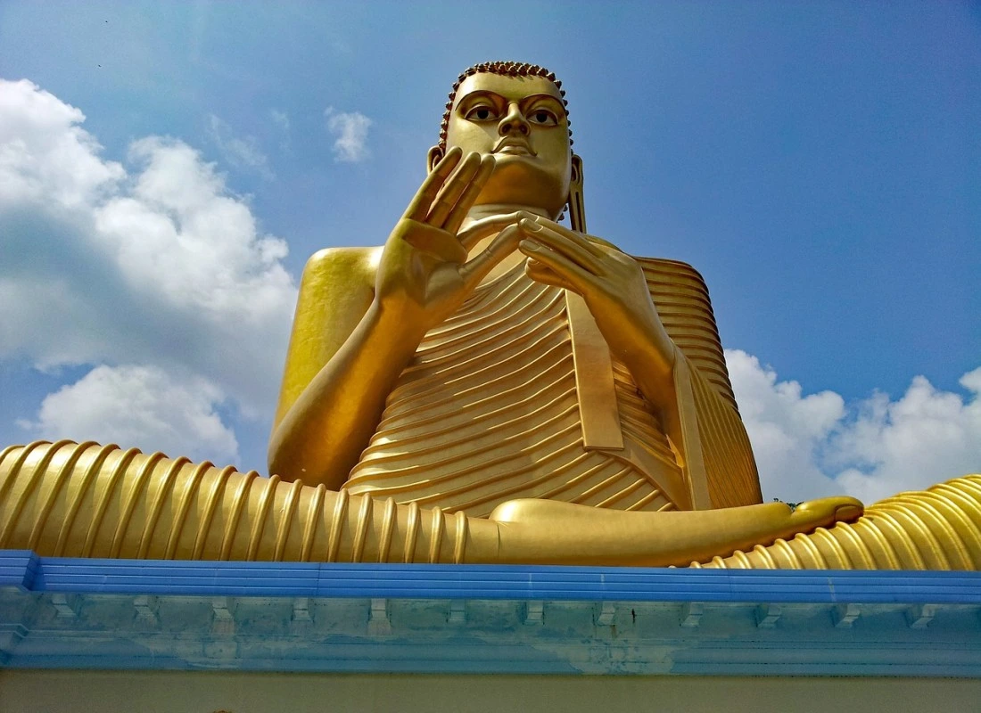 Kandy_Sri_Lanka_Dambulla_Golden_Temple_Pixabay_cc_Lapping_t5vqdm_WebsiteMedium